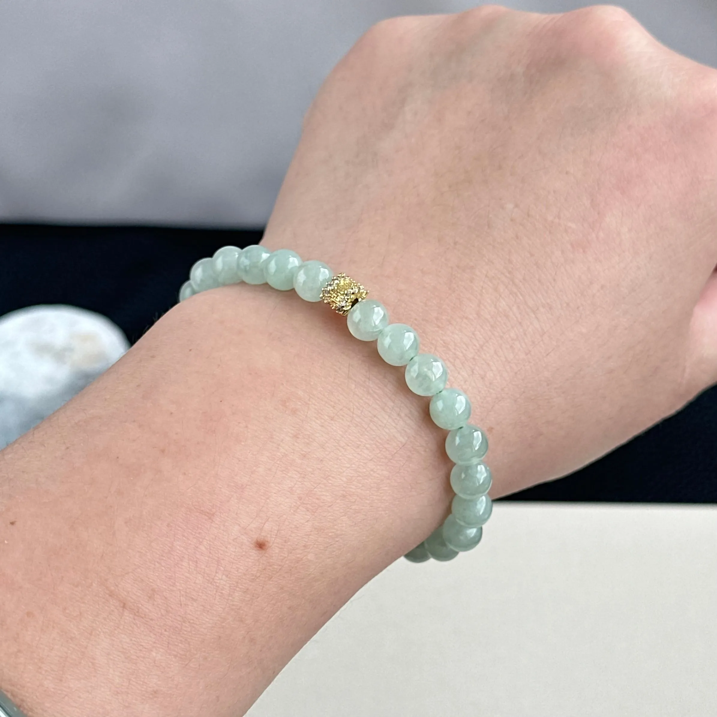 1214488  Aqua Mist Jade Bracelet