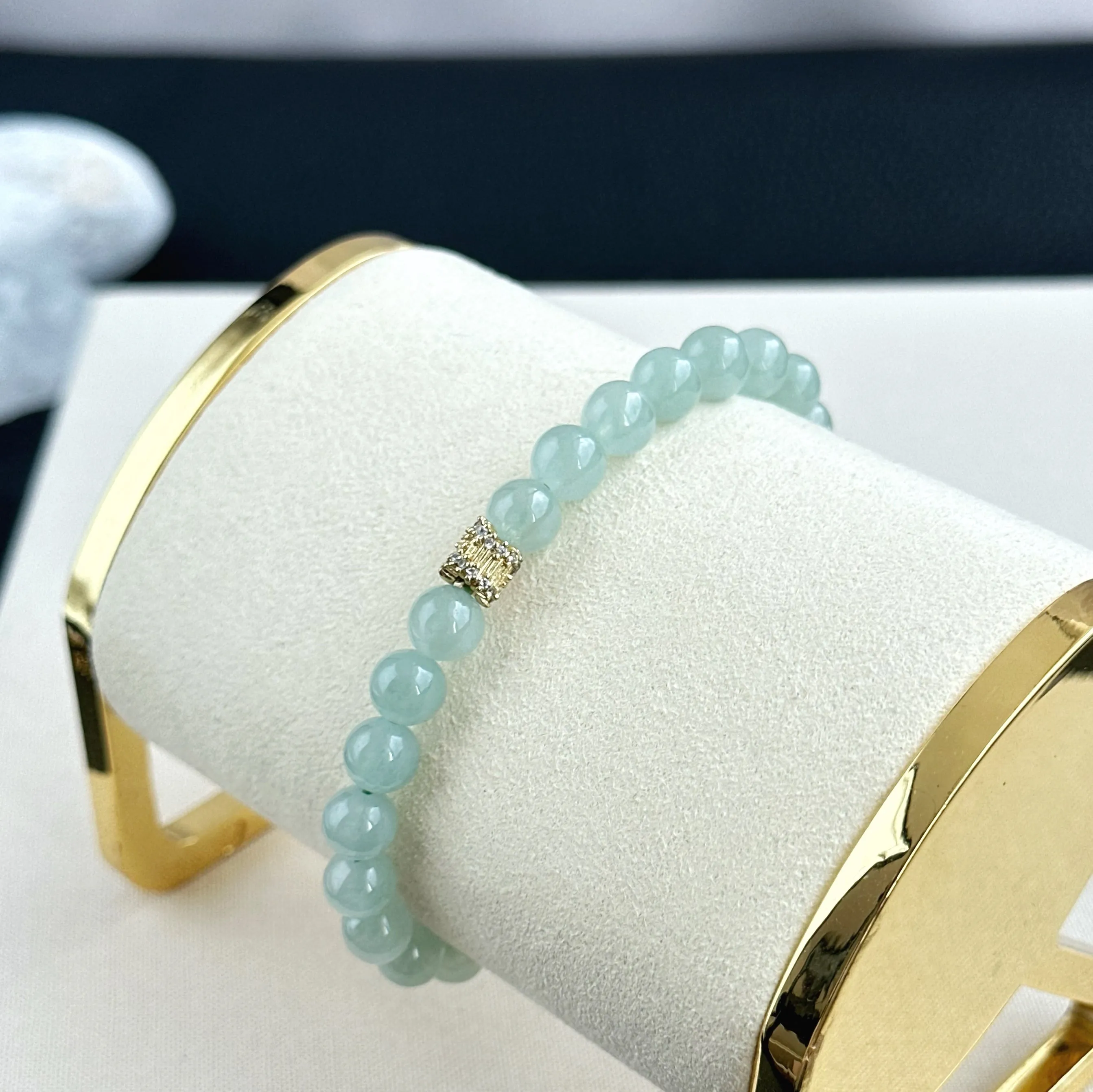 1214488  Aqua Mist Jade Bracelet