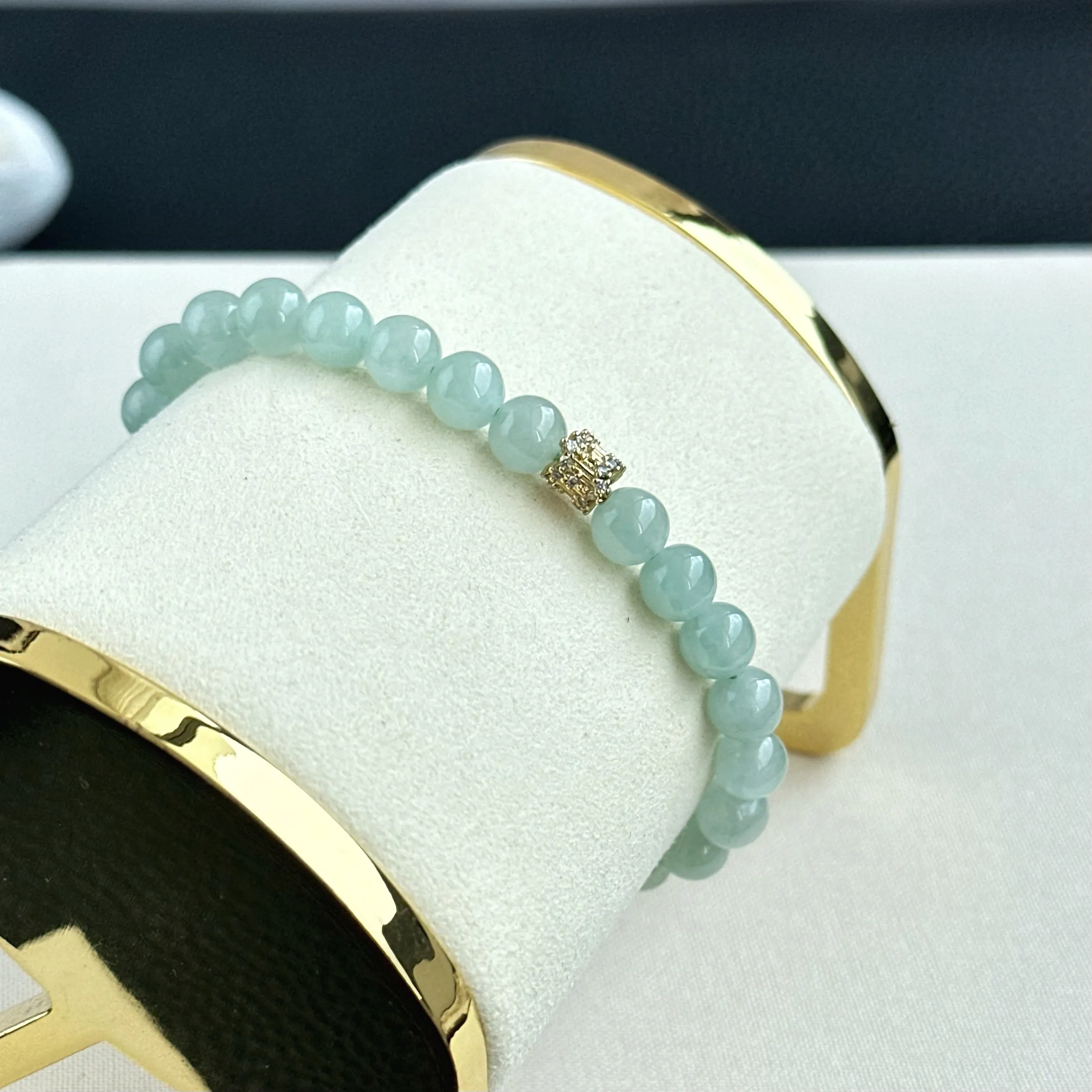 1214488  Aqua Mist Jade Bracelet