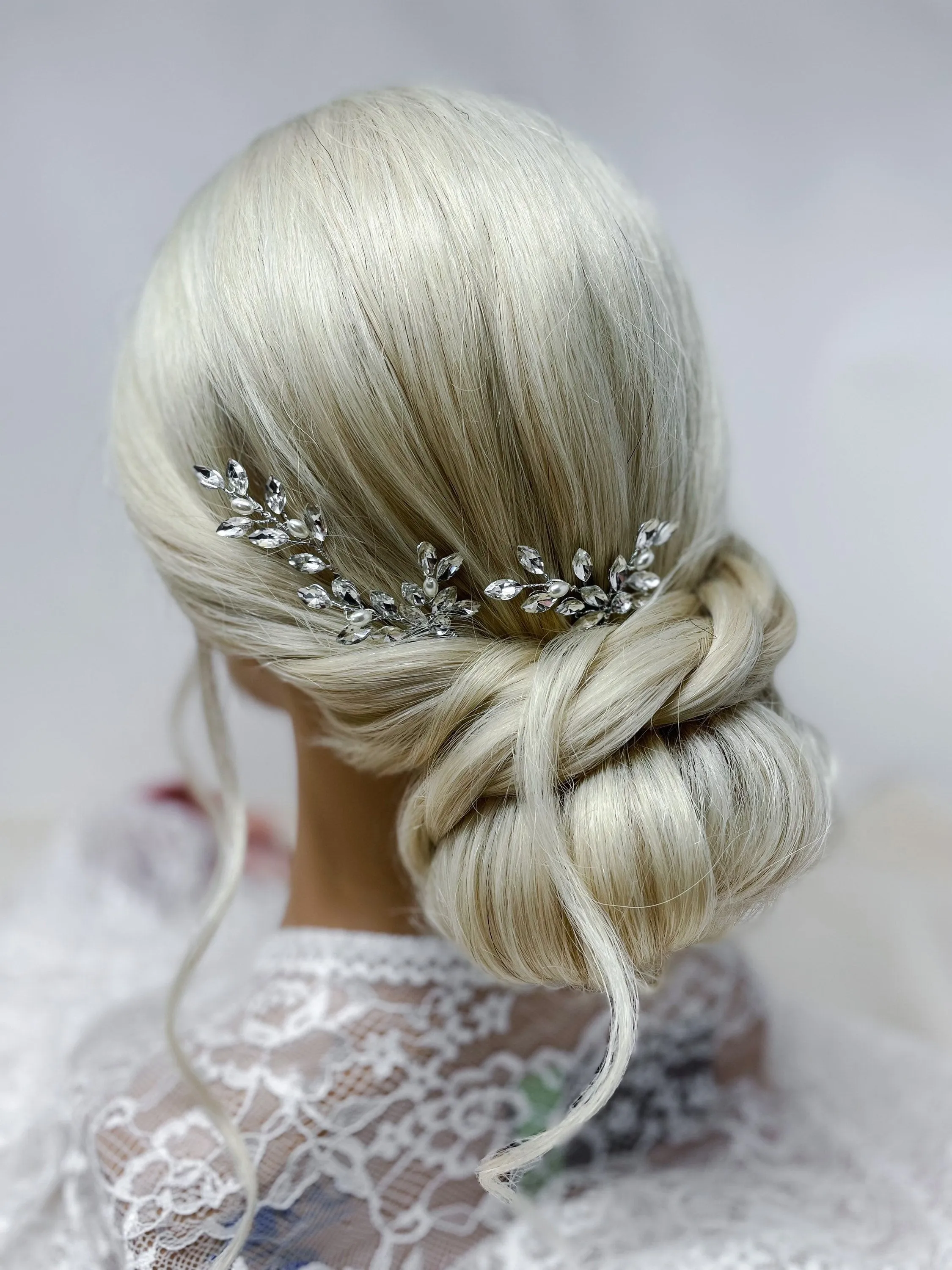Bridal Sparkly Hair Pins, Small Delicate Crystal and Pearl Hair Pins , Bridesmaid Hair Pins, Wedding Pins, Hair Grips Silver Gold Rose gold