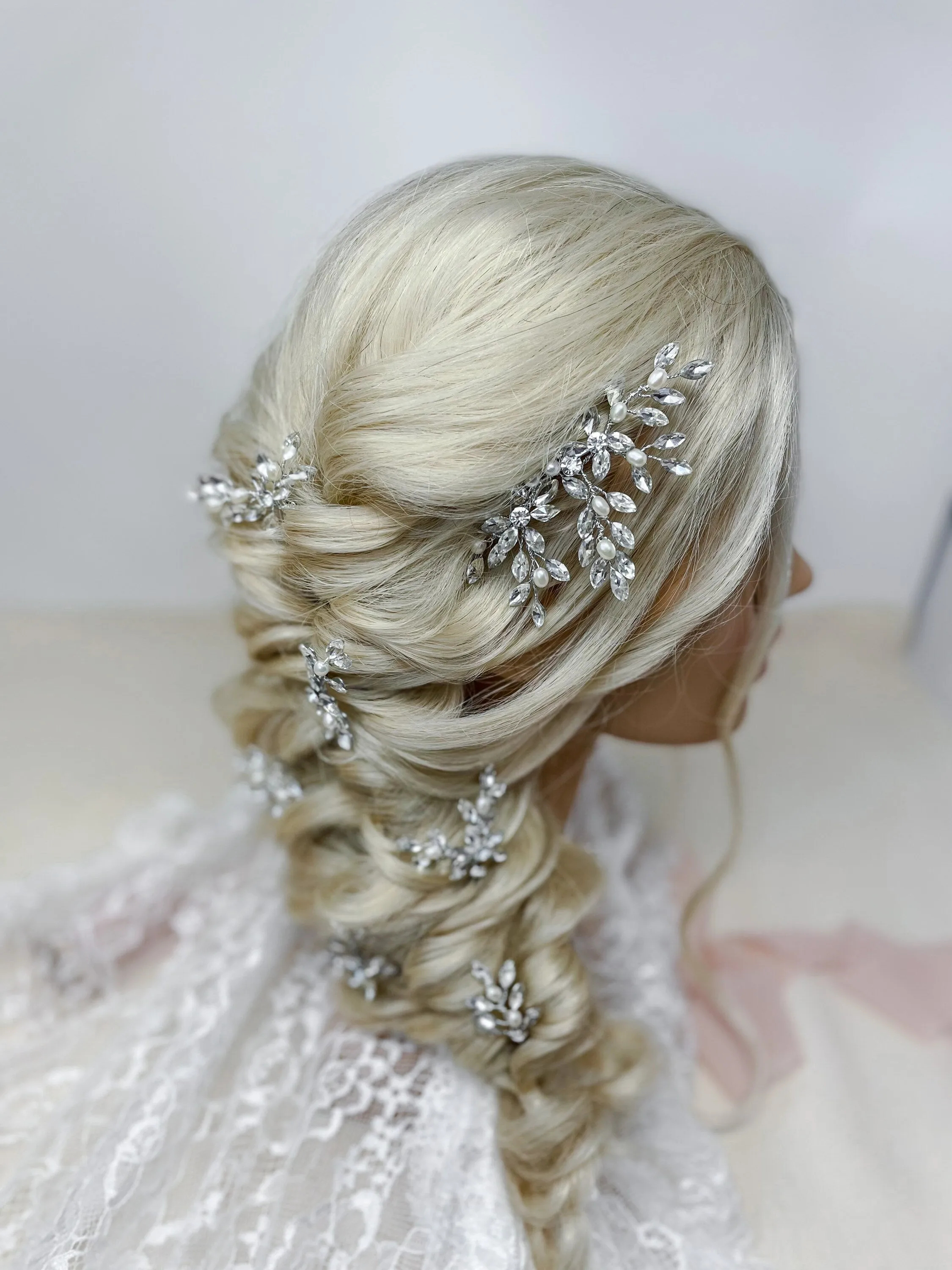 Bridal Sparkly Hair Pins, Small Delicate Crystal and Pearl Hair Pins , Bridesmaid Hair Pins, Wedding Pins, Hair Grips Silver Gold Rose gold