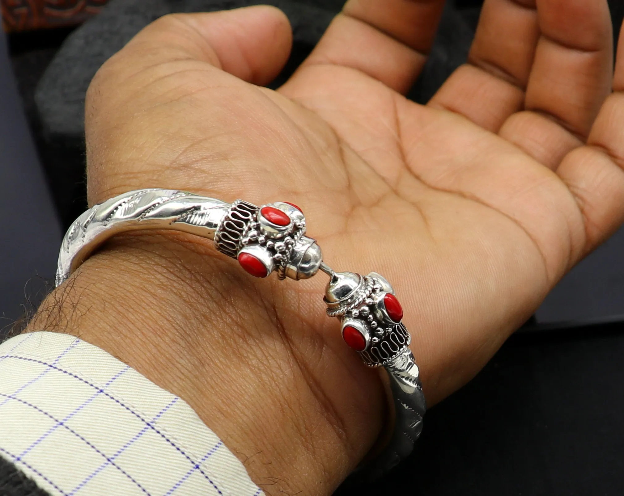 Stylish fancy customized 925 sterling silver men's and women's bangle cuff bracelet, gorgeous gifting jewelry  india nssk312