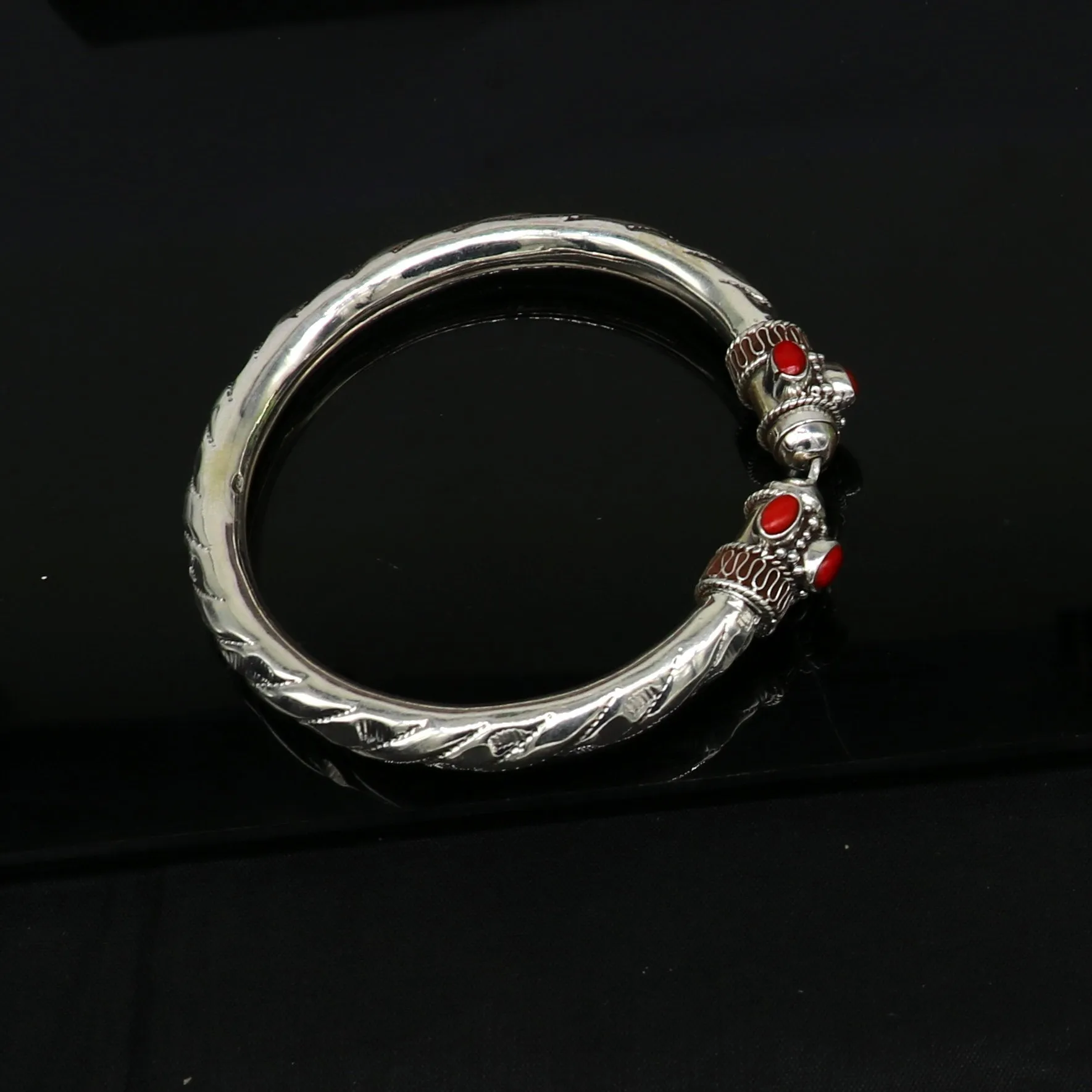 Stylish fancy customized 925 sterling silver men's and women's bangle cuff bracelet, gorgeous gifting jewelry  india nssk312