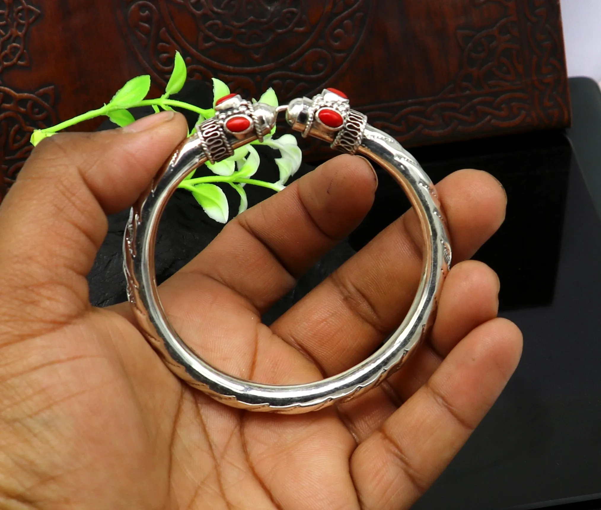 Stylish fancy customized 925 sterling silver men's and women's bangle cuff bracelet, gorgeous gifting jewelry  india nssk312